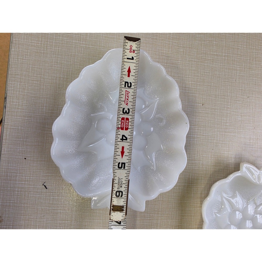 Vintage Milk Glass Grape Leaf Trinket Dish Set of 2 White Scalloped Small Bowls - Picture 4 of 5